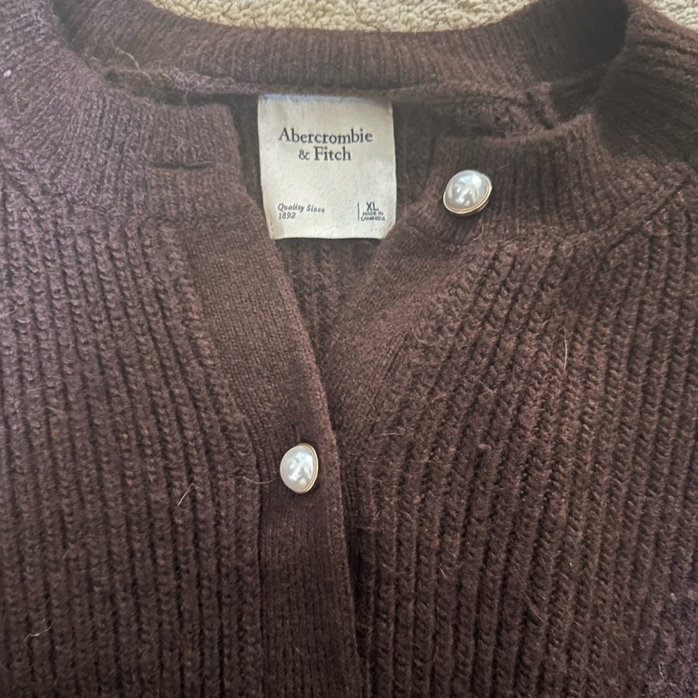 Abercrombie & Fitch Dark Brown Cropped Pearl-Button Cardigan - Picture 4 of 4
